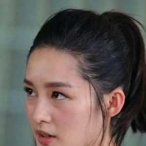 李沁的脸蛋看起来自然真实，