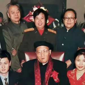 1997年，京西宾馆。毛新宇和郝明莉的婚礼。