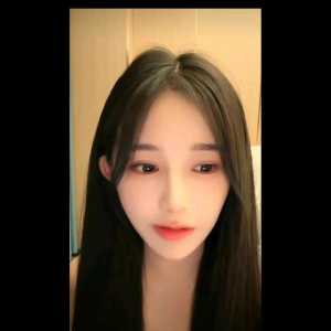大家都有美好的未来，只有苏杉杉被圈着发现自己不是大明星