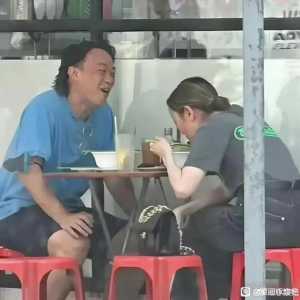 为什么在香港人眼里明星就是”普通人”