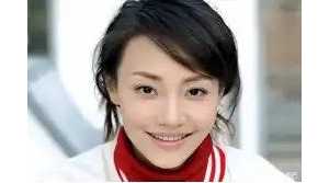 明星在家中不小心滑倒摔伤，不幸身亡。