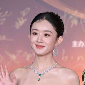 今日微博之夜红毯男女明星新闻图（其中包括长图）