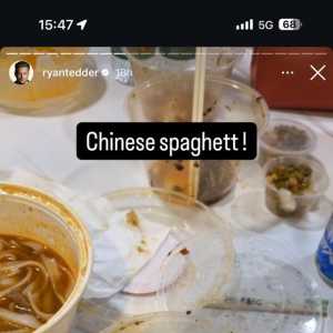 美国摇滚大明星 onerepublic来武汉吃热干面
