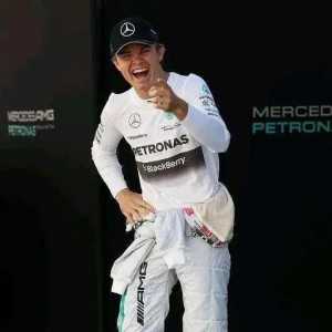 玛德这个撒子游戏玩了这么久一个常驻池保底都没抽到