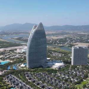 明星酒店独立上市，“独臂”复兴押注文旅新物种？