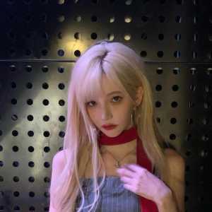 兄弟们，假如14900k缩肛到5.5了和147游戏性能一样吗？