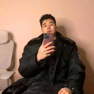 OMG，昔日顶流男明星也沦落到 喜剧咖