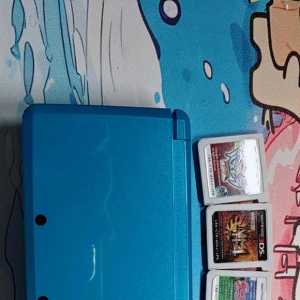 出一台老小三3ds游戏机带4张游戏卡