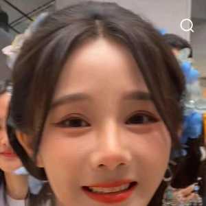 如果把这个追星视频发朋友圈，感觉一定会被嘲讽就这也是明星的水平
