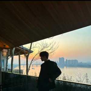 有谁知道这个照片是哪个男明星还是网红吗