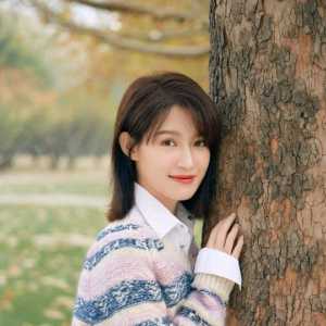 想问下大家知道这位是哪个明星吗？