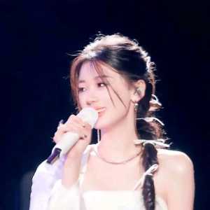 不吹不黑，下一个开场循的女歌手会是单依纯吗