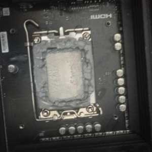 求助大佬 每次涂完硅脂就会发生这种情况