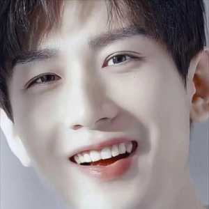 【毅然爱你】你仿佛一束光照进了我的世界里。