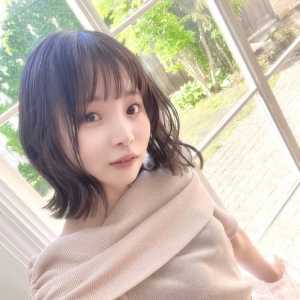 感觉有点像韩国那个演三级片的女明星，，，